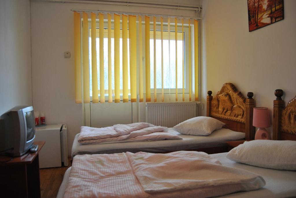 Cabana Popasul Haiducilor Petrosani Phòng bức ảnh